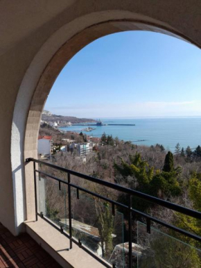 Queen's Palace Balchik apartment